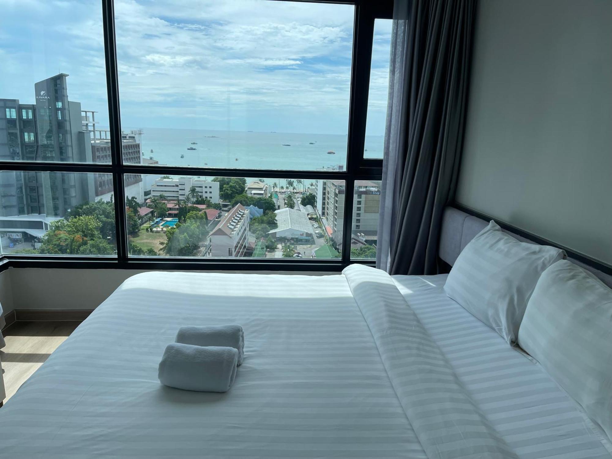 Апартаменти The Base Pattaya By Feng Екстер'єр фото